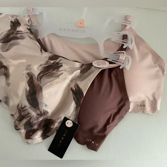 Danskin 3pc Super Soft Pull-on Bra Set. Removable Pads, Adjustable Straps - Picture 2 of 15